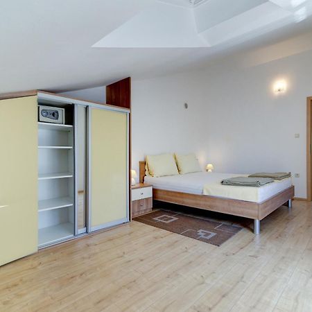 Apartmani Lili โนวีวีโนดอลสกี ภายนอก รูปภาพ