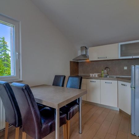Apartmani Lili โนวีวีโนดอลสกี ภายนอก รูปภาพ