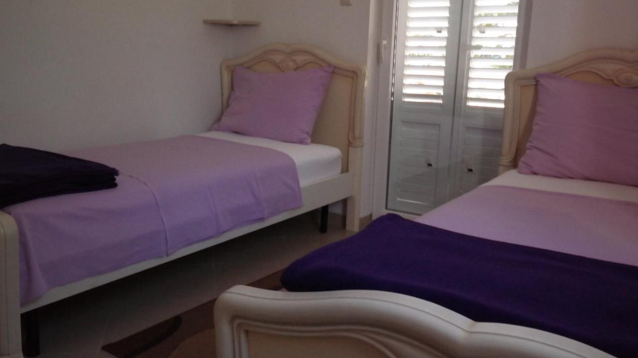 Apartmani Lili โนวีวีโนดอลสกี ภายนอก รูปภาพ