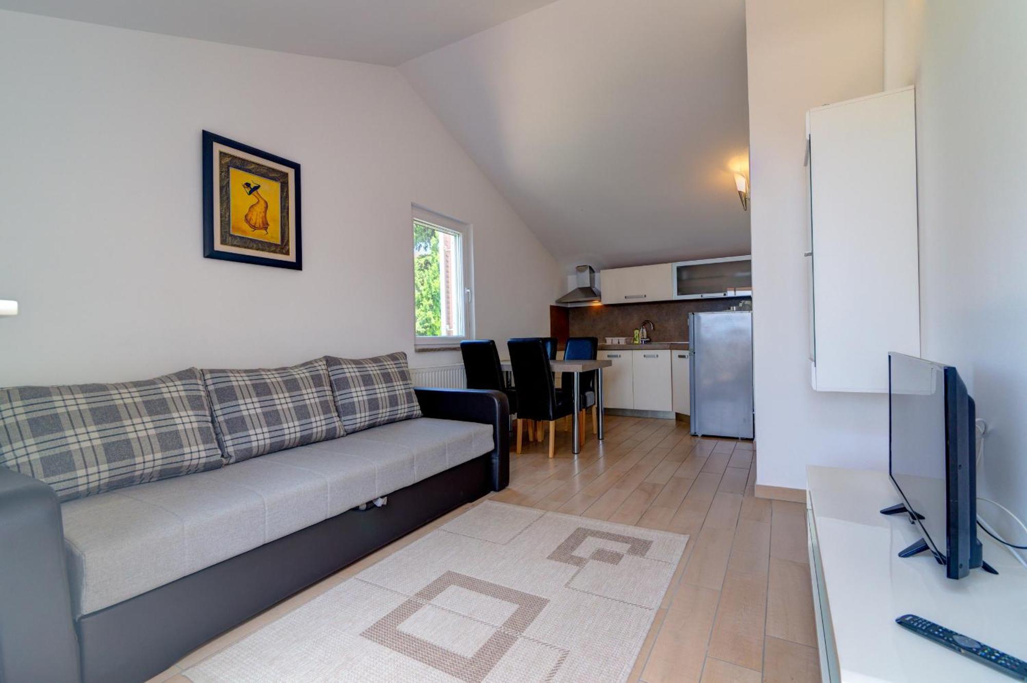 Apartmani Lili โนวีวีโนดอลสกี ภายนอก รูปภาพ