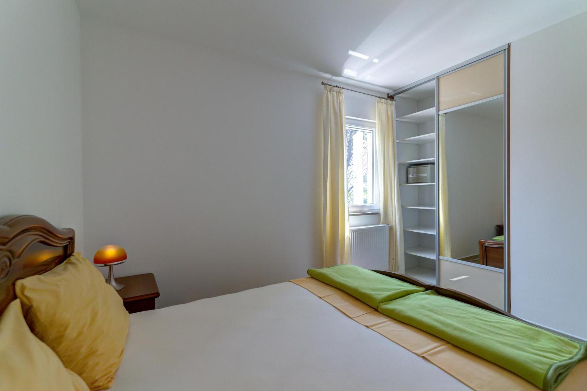 Apartmani Lili โนวีวีโนดอลสกี ภายนอก รูปภาพ